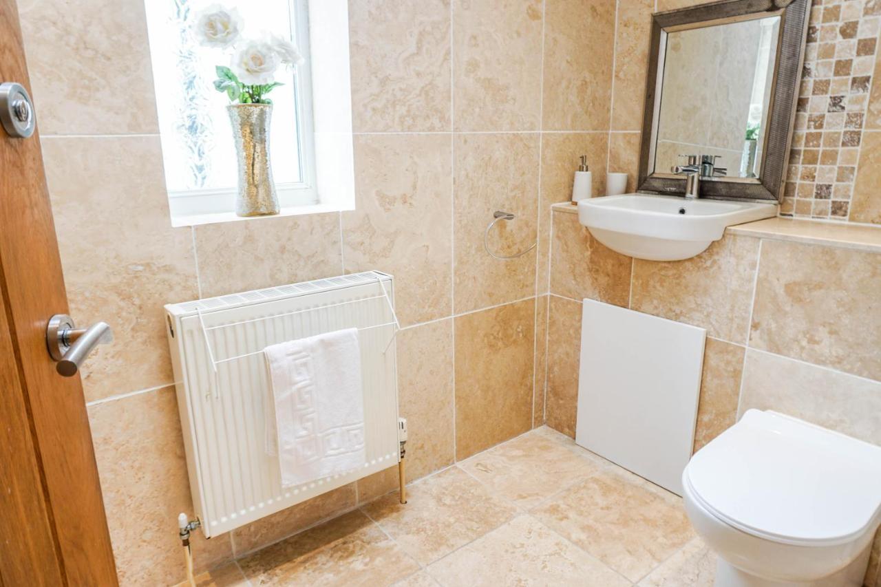 The Beach House - Fully Refurbed March 2024 Oystermouth Екстериор снимка